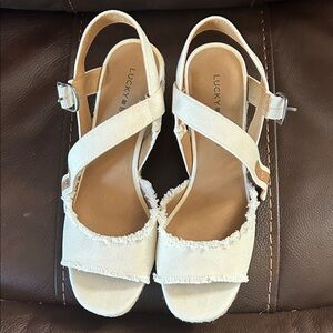 Lucky Brand Women's Cream Frayed Sandals
